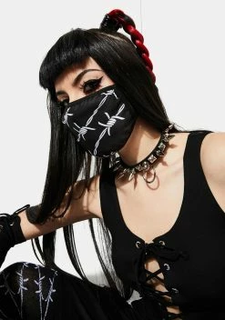 X_CIEL Move Along Barbed Wire Face Mask